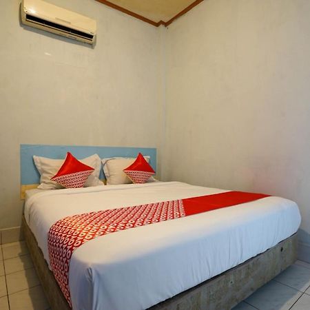 Oyo 2876 Hotel Idayu Palembang Exterior photo