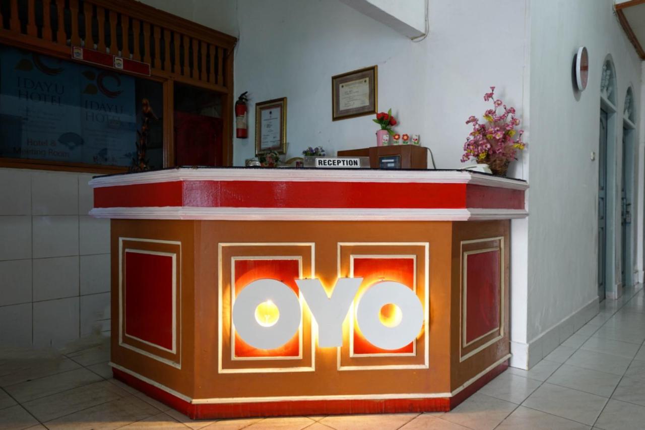 Oyo 2876 Hotel Idayu Palembang Exterior photo