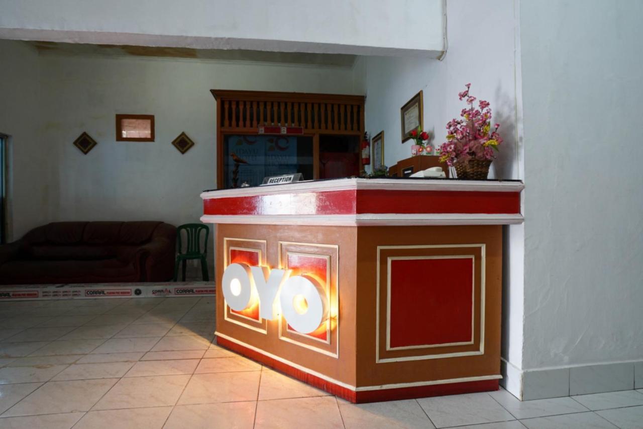 Oyo 2876 Hotel Idayu Palembang Exterior photo