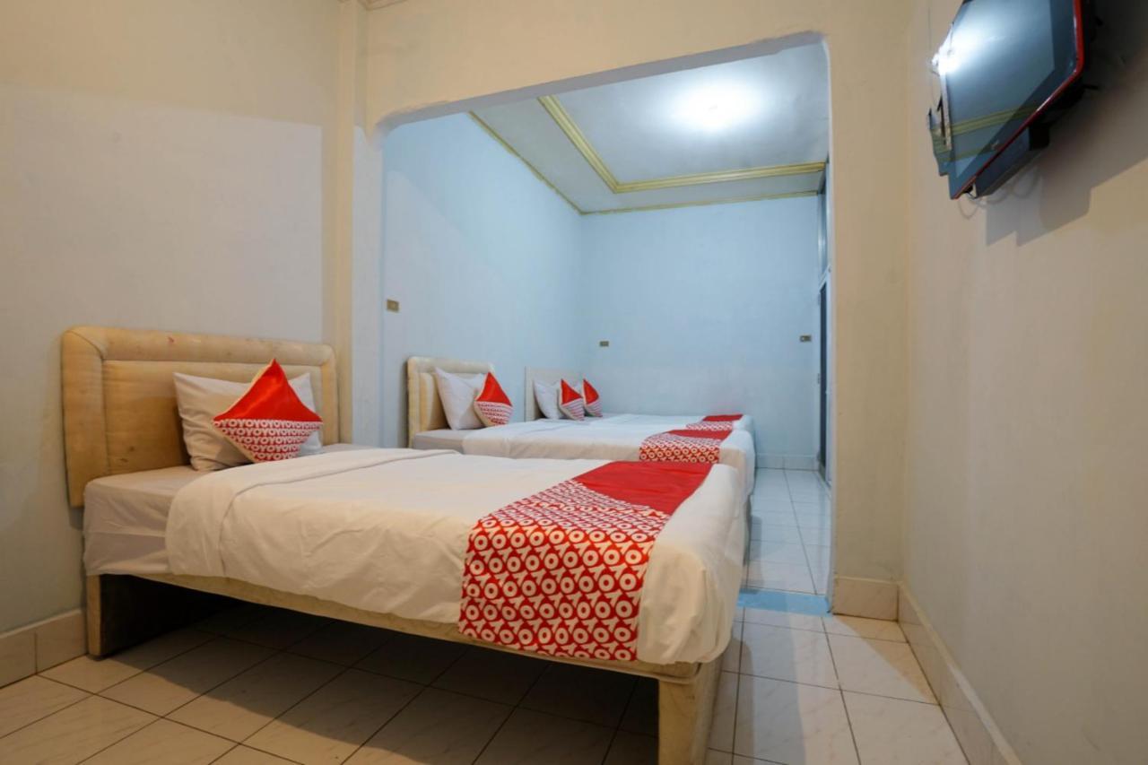 Oyo 2876 Hotel Idayu Palembang Exterior photo