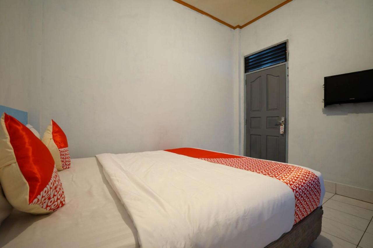 Oyo 2876 Hotel Idayu Palembang Exterior photo
