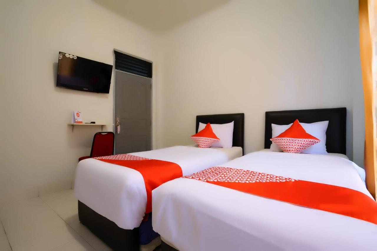 Oyo 2876 Hotel Idayu Palembang Exterior photo